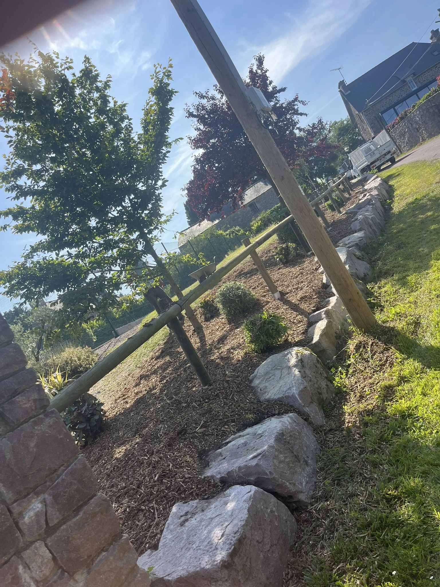 Création d’une bordure paysagère